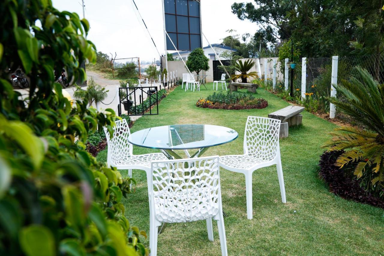 Paradise Perfect - Non Smoking Non Alcoholic No Unmarried Couples Ooty Exterior foto
